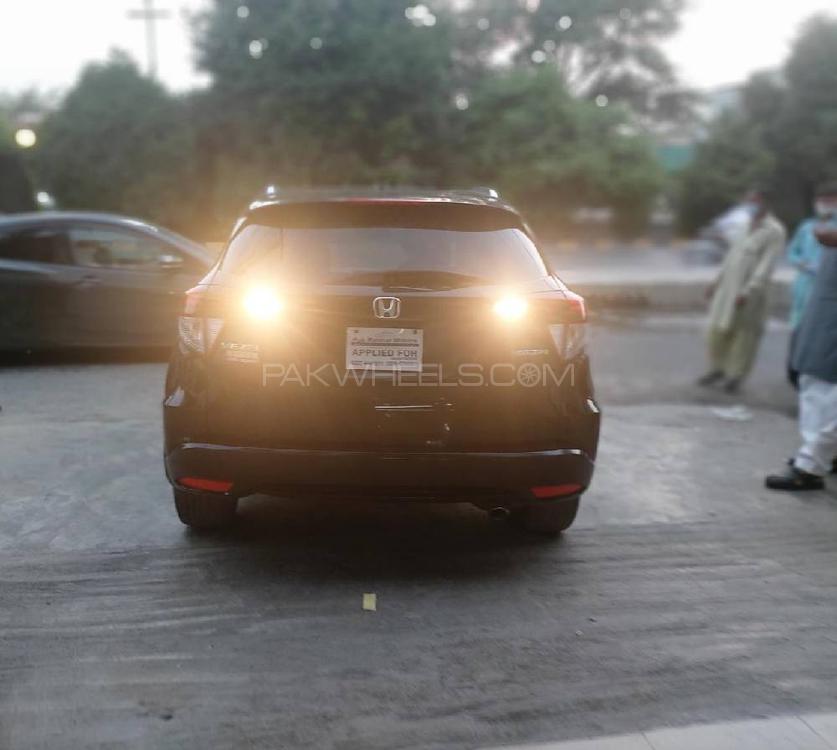 Honda Vezel 2017 for Sale in Lahore Honda Vezel 2017 for Sale in Lahore Image-2