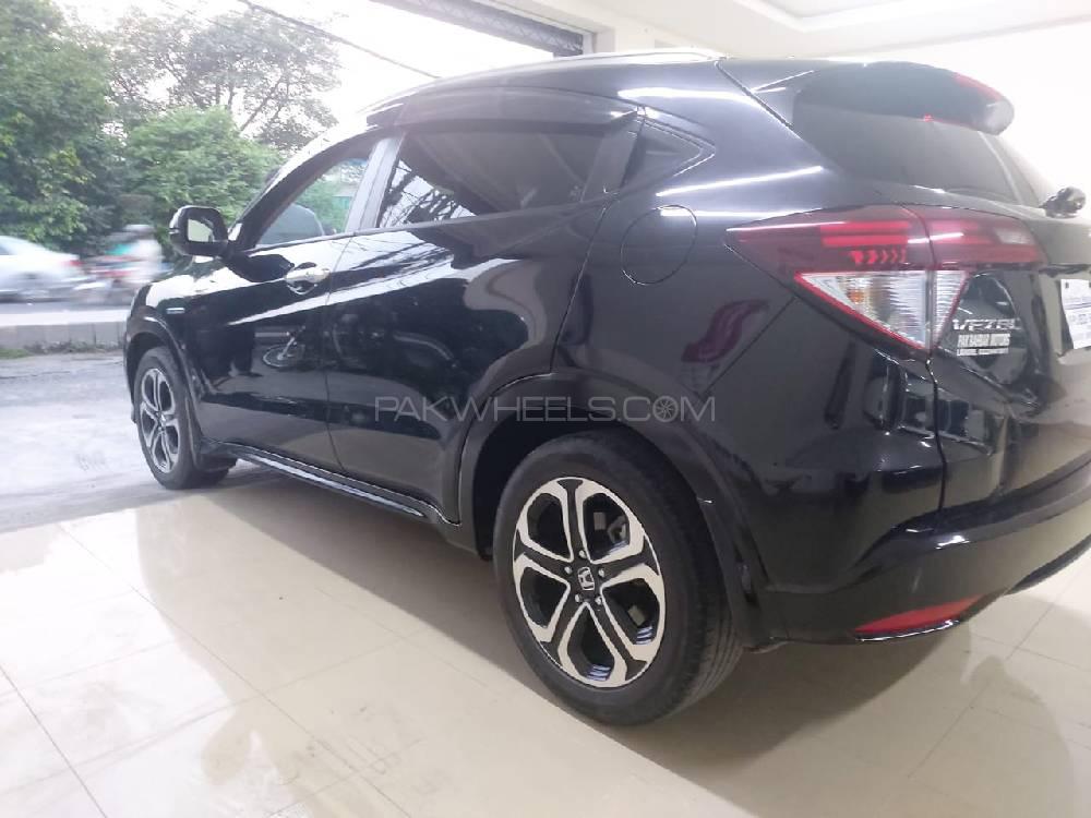 Honda Vezel 2017 for Sale in Lahore Honda Vezel 2017 for Sale in Lahore Image-6