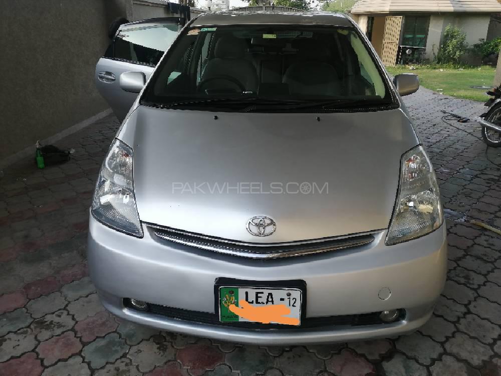 Toyota Prius 2006 for Sale in Lahore Image-1