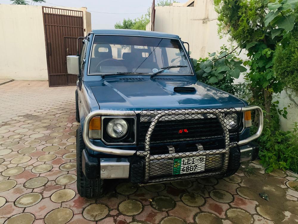 Mitsubishi Pajero 1988 for Sale in Mardan Image-1
