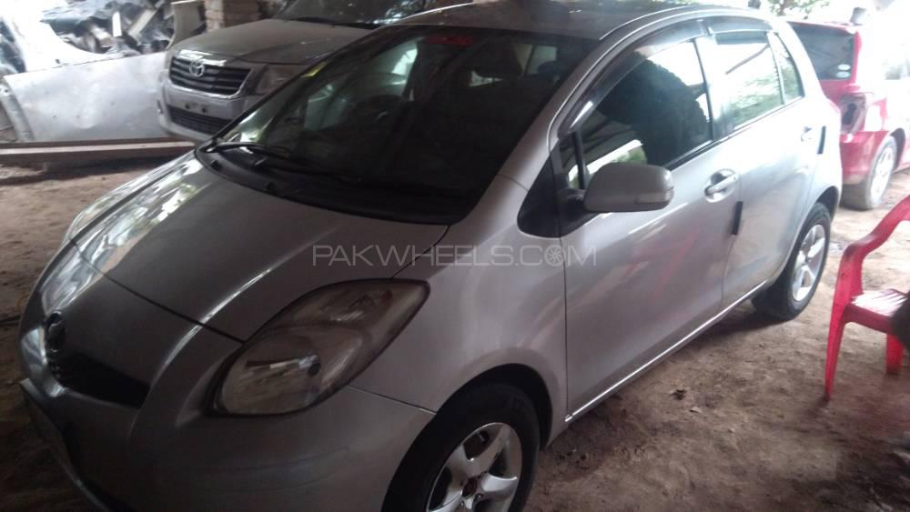 Toyota Vitz 2010 for Sale in Peshawar Image-1