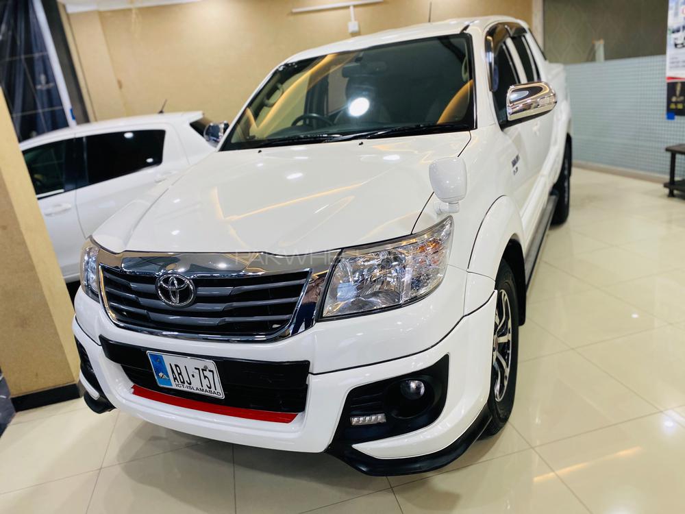 Toyota Hilux 2016 for Sale in Peshawar Toyota Hilux 2016 for Sale in Peshawar Image-6