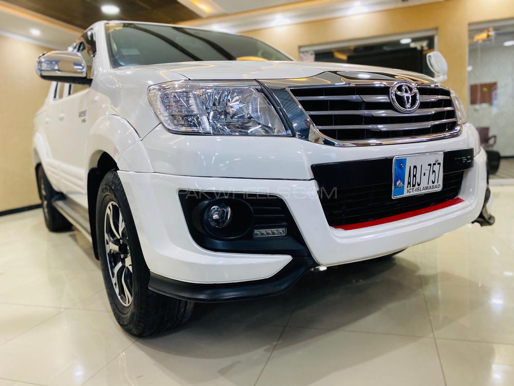 Toyota Hilux 2016 for Sale in Peshawar Toyota Hilux 2016 for Sale in Peshawar Image-8