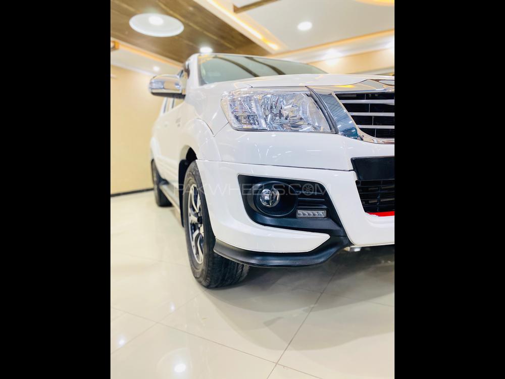 Toyota Hilux 2016 for Sale in Peshawar Toyota Hilux 2016 for Sale in Peshawar Image-9