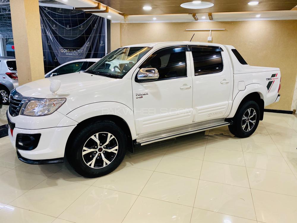 Toyota Hilux 2016 for Sale in Peshawar Toyota Hilux 2016 for Sale in Peshawar Image-10