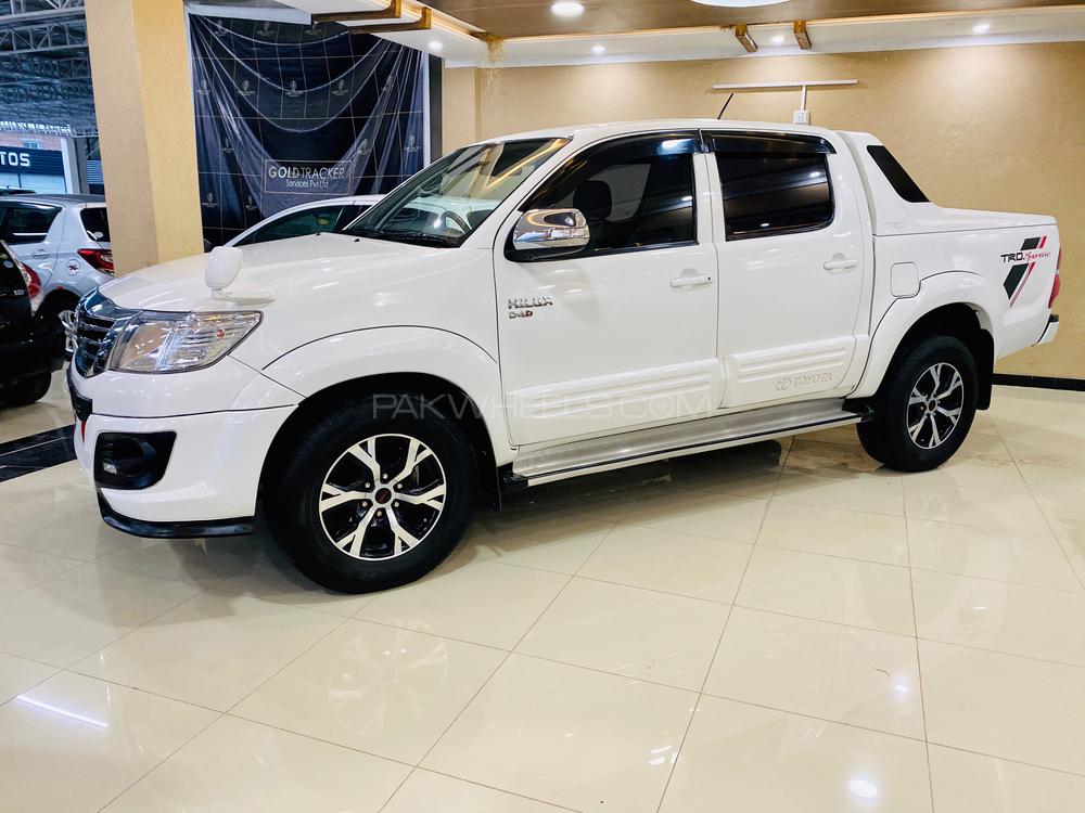 Toyota Hilux 2016 for Sale in Peshawar Toyota Hilux 2016 for Sale in Peshawar Image-11