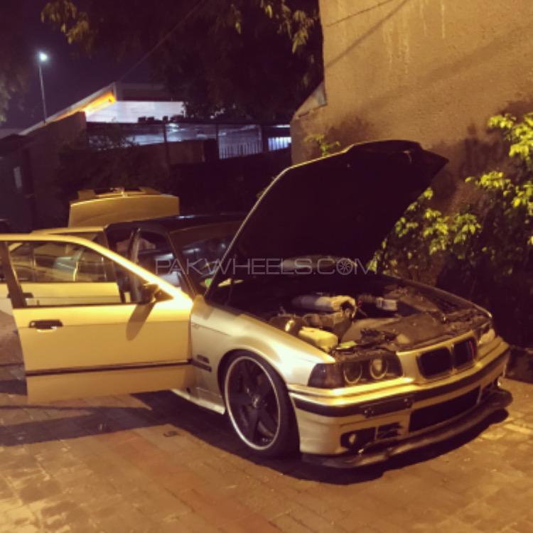 BMW 3 Series - 1993  BMW 3 Series - 1993  Image-8