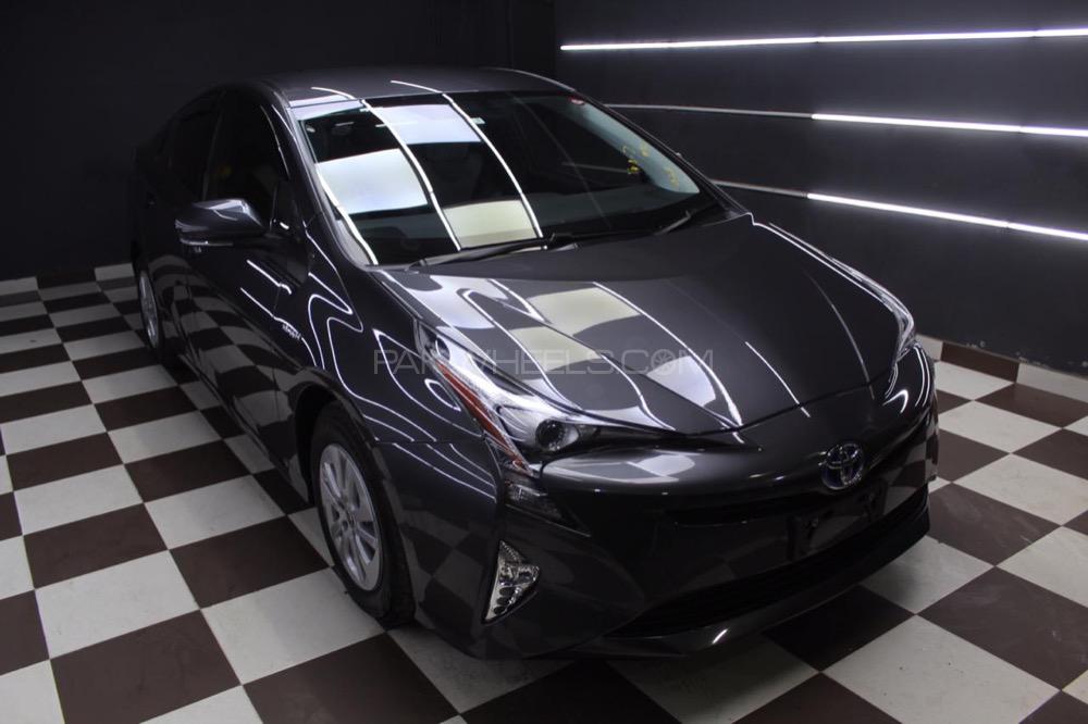 Toyota Prius 2017 for Sale in Karachi Image-1