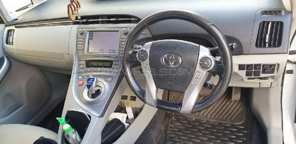 Toyota Prius 2013 for Sale in Karachi Toyota Prius 2013 for Sale in Karachi Image-14