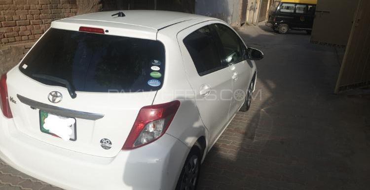 Toyota Vitz 2013 for Sale in Bahawalpur Toyota Vitz 2013 for Sale in Bahawalpur Image-4