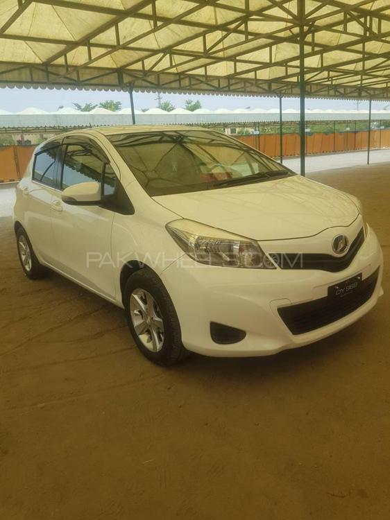 Toyota Vitz 2013 for Sale in Bannu Toyota Vitz 2013 for Sale in Bannu Image-2