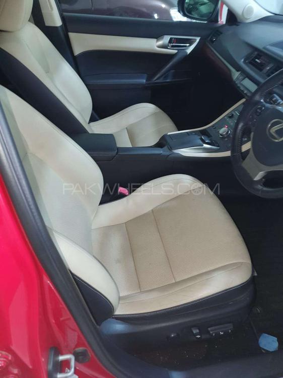 Lexus CT200h 2015 for Sale in Lahore Lexus CT200h 2015 for Sale in Lahore Image-7