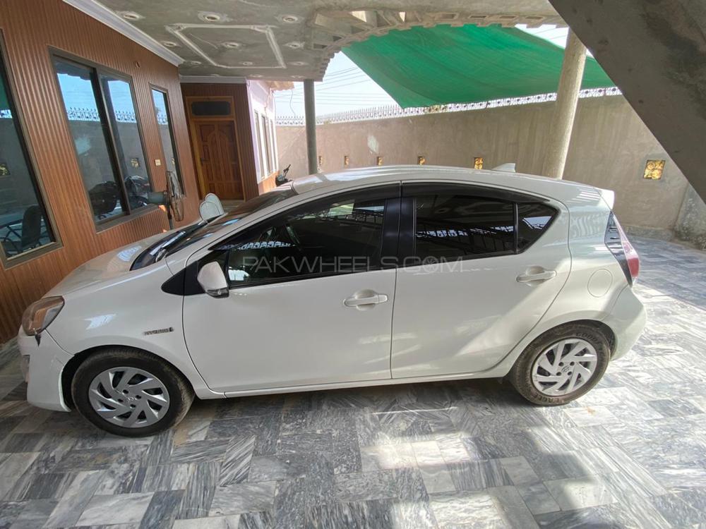 ٹویوٹا اکوا 2015 for Sale in رحیم یار خان ٹویوٹا اکوا 2015 for Sale in رحیم یار خان Image-4