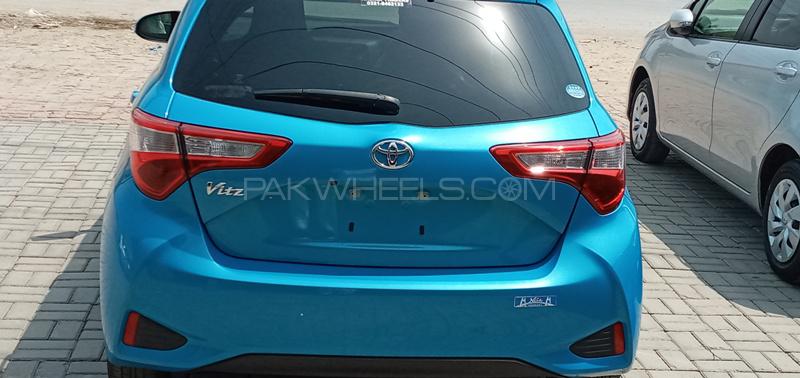 Toyota Vitz 2017 for Sale in Lahore Toyota Vitz 2017 for Sale in Lahore Image-9