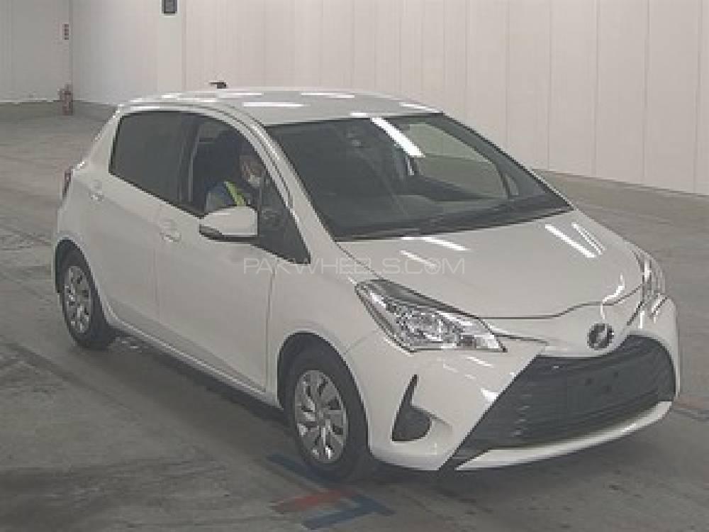 Toyota Vitz 2017 for Sale in Karachi Image-1