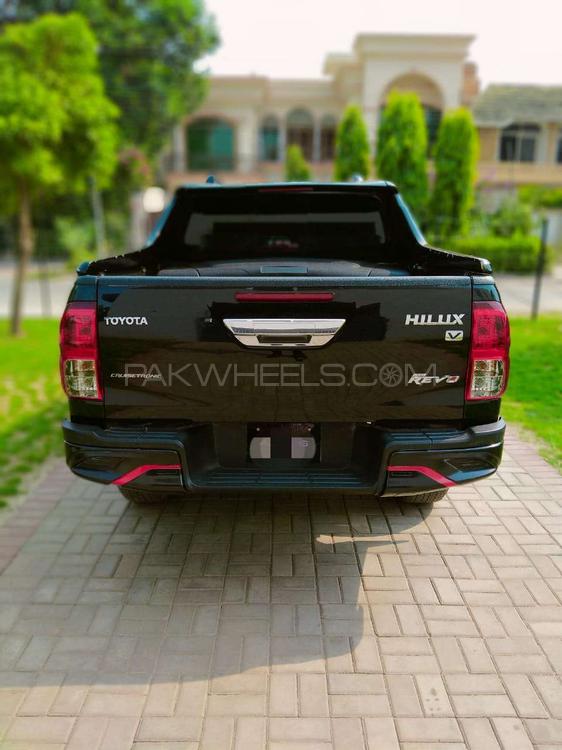 Toyota Hilux 2018 for Sale in Lahore Toyota Hilux 2018 for Sale in Lahore Image-10