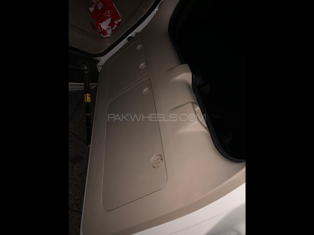 Toyota Prado 2010 for Sale in Peshawar Toyota Prado 2010 for Sale in Peshawar Image-9