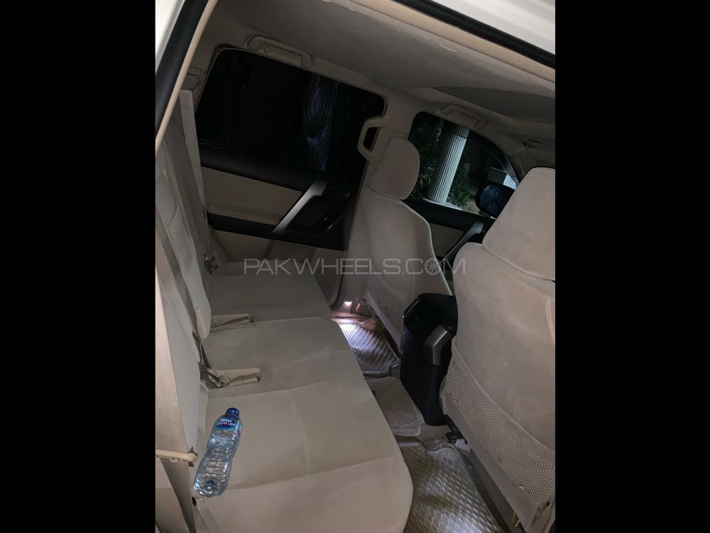 Toyota Prado 2010 for Sale in Peshawar Toyota Prado 2010 for Sale in Peshawar Image-13
