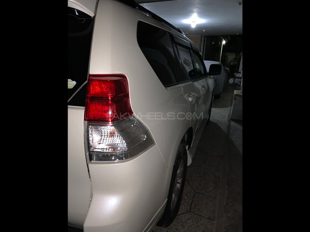 Toyota Prado 2010 for Sale in Peshawar Toyota Prado 2010 for Sale in Peshawar Image-16