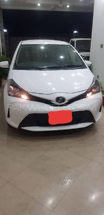 Toyota Vitz 2014 for Sale in Attock Image-1