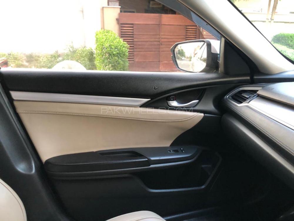 Honda Civic 2017 for Sale in Faisalabad Honda Civic 2017 for Sale in Faisalabad Image-5