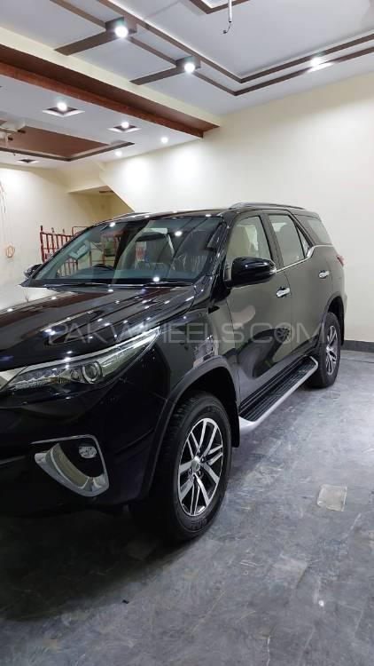 Toyota Fortuner 2019 for Sale in Lahore Toyota Fortuner 2019 for Sale in Lahore Image-4