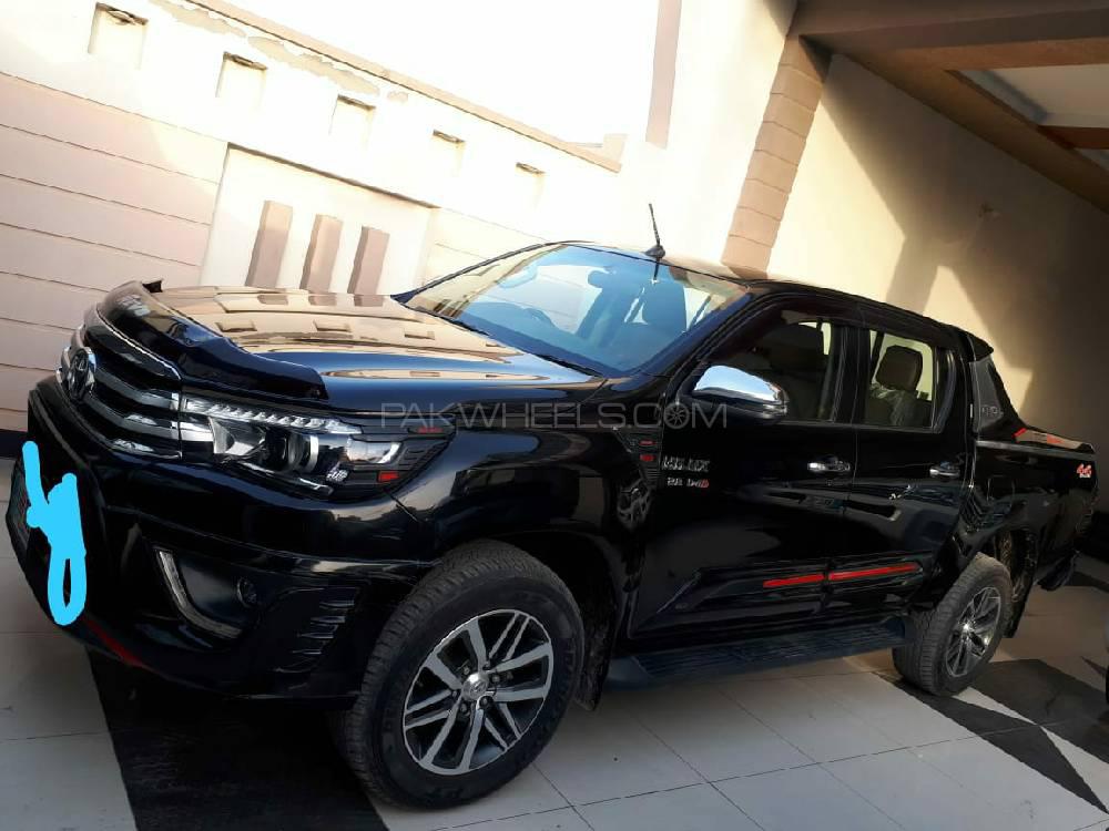Toyota Hilux 2018 for Sale in Burewala Image-1