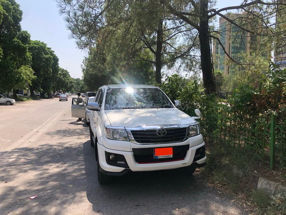 Toyota Hilux 2016 for Sale in Islamabad Toyota Hilux 2016 for Sale in Islamabad Image-2