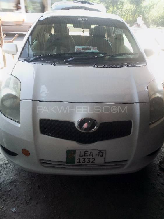 Toyota Vitz 2007 for Sale in Mardan Image-1
