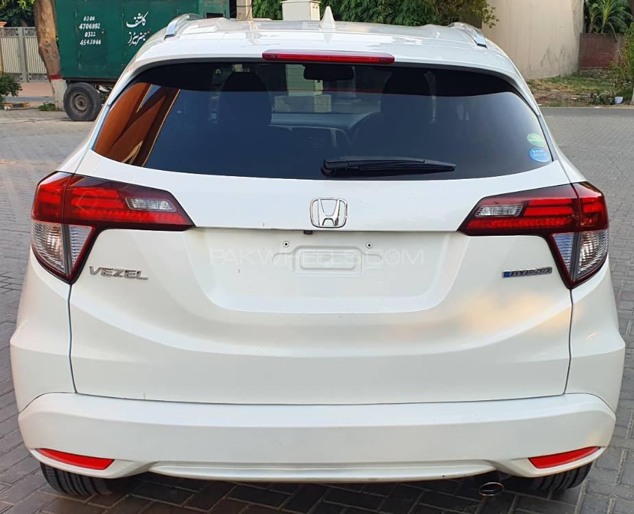 Honda Vezel 2016 for Sale in Lahore Honda Vezel 2016 for Sale in Lahore Image-7