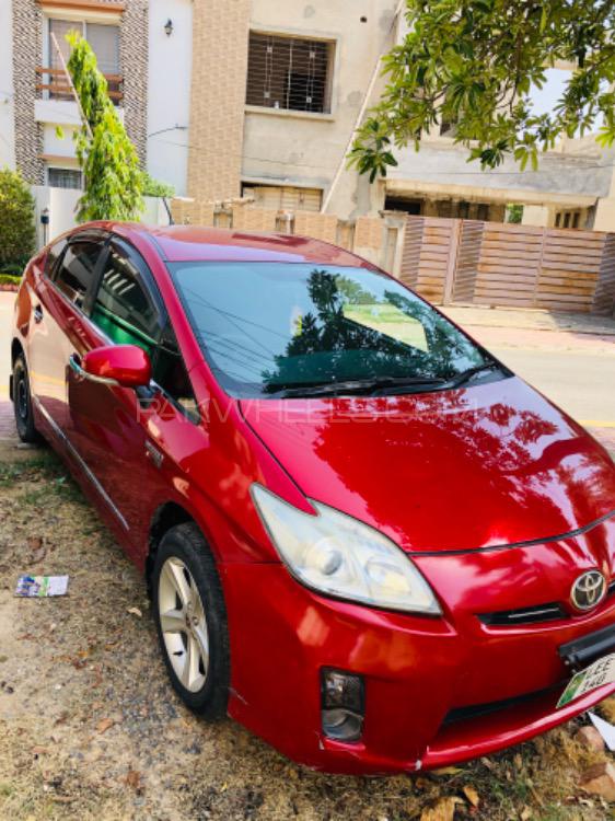 Toyota Prius 2011 for Sale in Lahore Image-1
