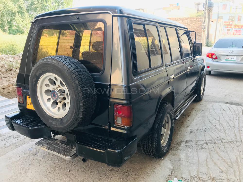 مٹسوبیشی پجیرو 1986 for Sale in پشاور مٹسوبیشی پجیرو 1986 for Sale in پشاور Image-4