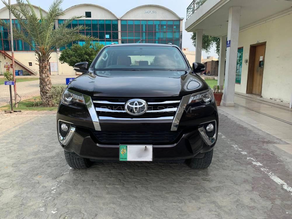 Toyota Fortuner 2017 for Sale in Lahore Image-1
