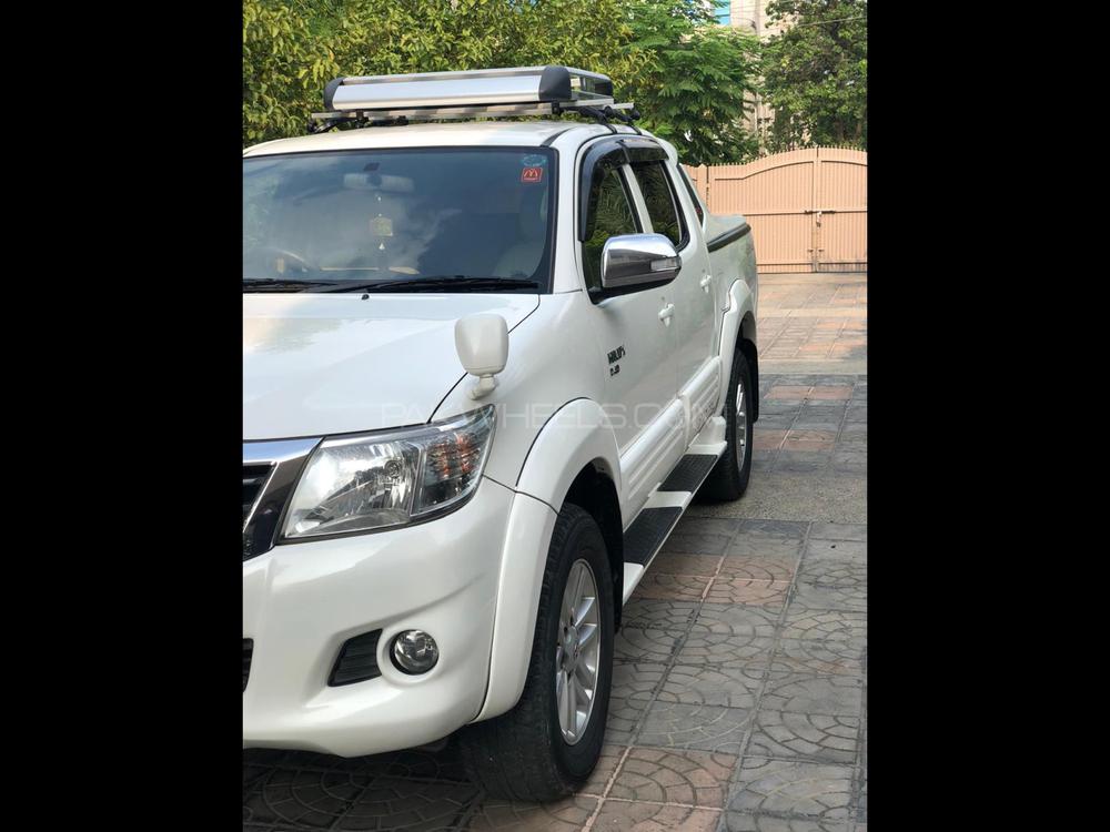 Toyota Hilux 2016 for Sale in Lahore Toyota Hilux 2016 for Sale in Lahore Image-4