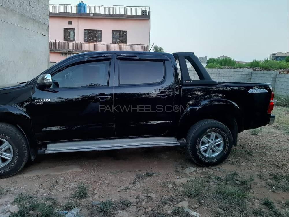 Toyota Hilux 2013 for Sale in Islamabad Toyota Hilux 2013 for Sale in Islamabad Image-17