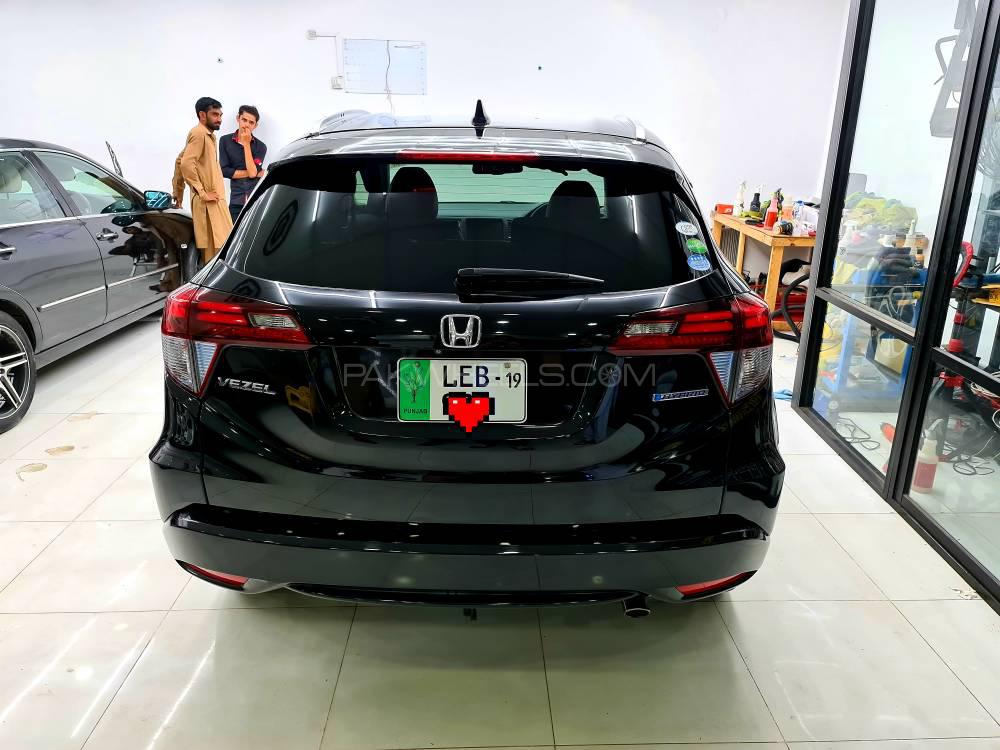 Honda Vezel 2015 for Sale in Multan Honda Vezel 2015 for Sale in Multan Image-6