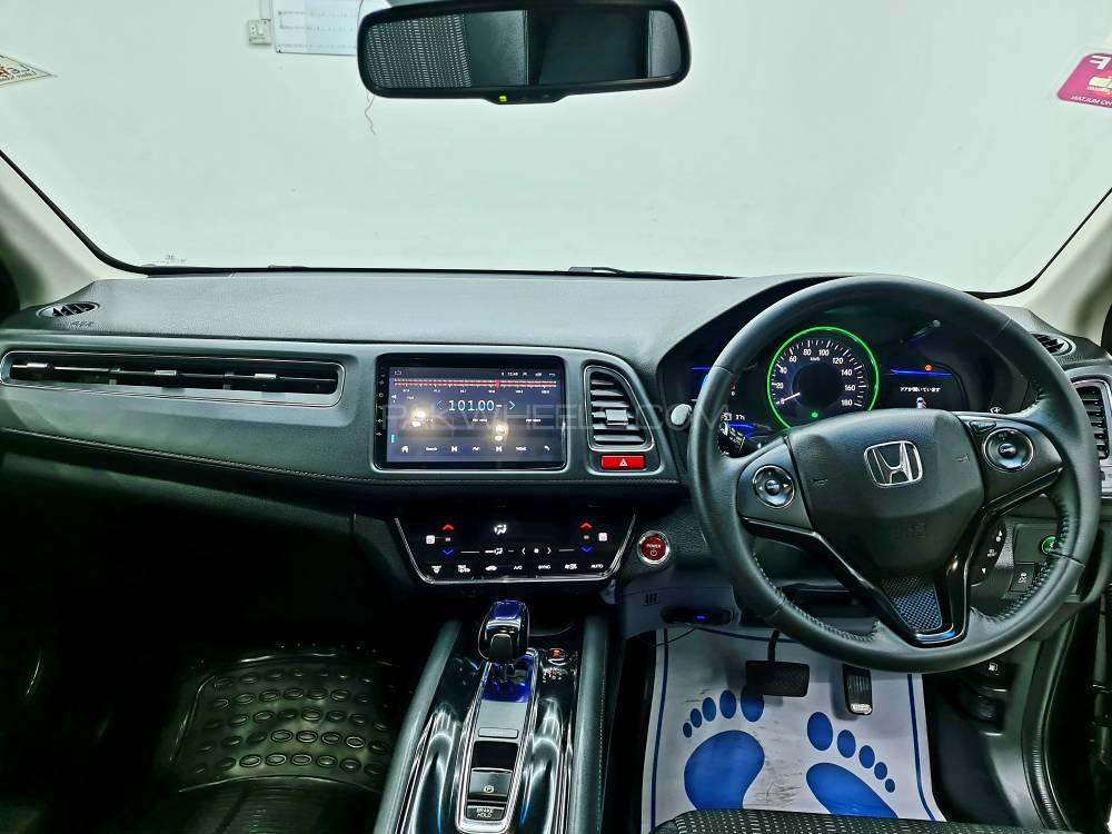 Honda Vezel 2015 for Sale in Multan Honda Vezel 2015 for Sale in Multan Image-11