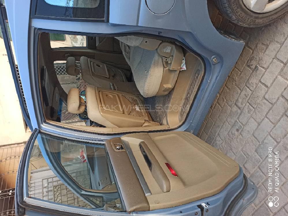 SsangYong Stavic 2006 for Sale in Sargodha SsangYong Stavic 2006 for Sale in Sargodha Image-4