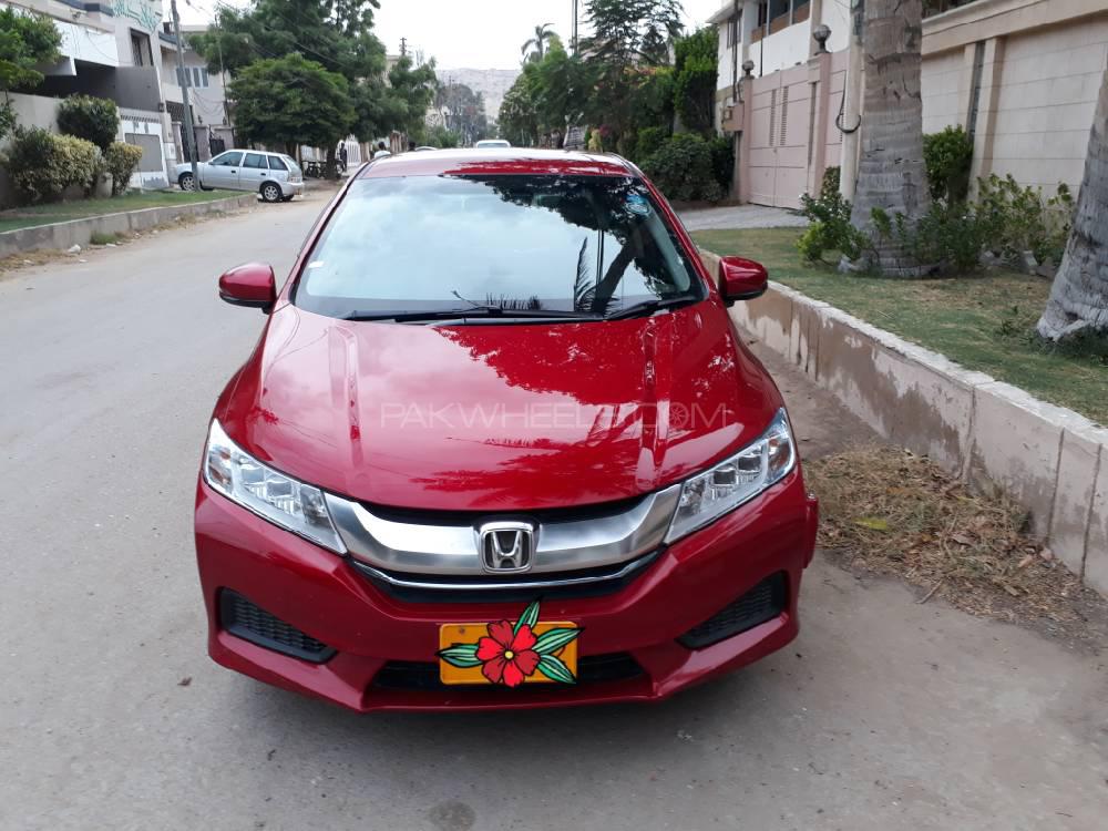 Honda Grace Hybrid 2016 for Sale in Karachi Image-1