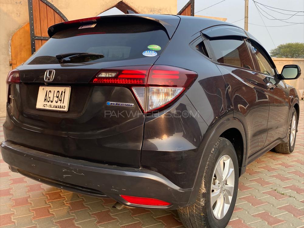 Honda Vezel 2014 for Sale in Mandi bahauddin Honda Vezel 2014 for Sale in Mandi bahauddin Image-3