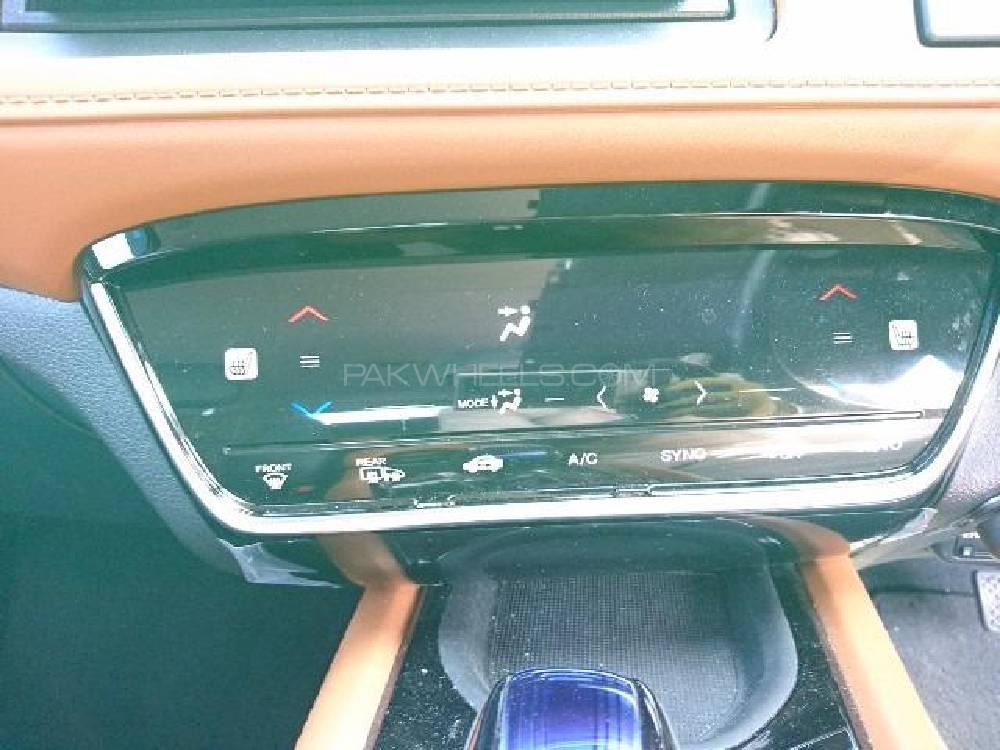 Honda Vezel 2015 for Sale in Lahore Honda Vezel 2015 for Sale in Lahore Image-7