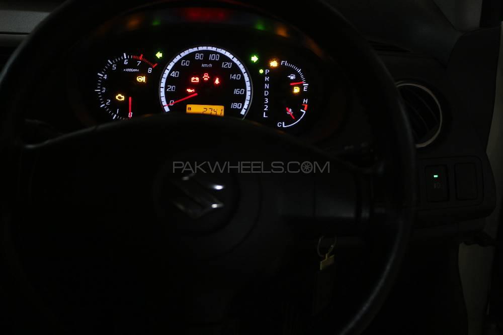 Suzuki Swift 2016 for Sale in Karachi Suzuki Swift 2016 for Sale in Karachi Image-2