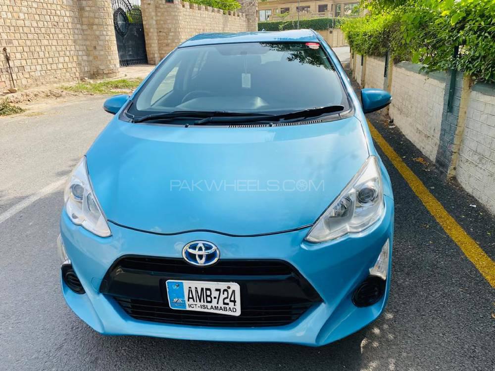 Toyota Aqua 2015 for Sale in Multan Image-1