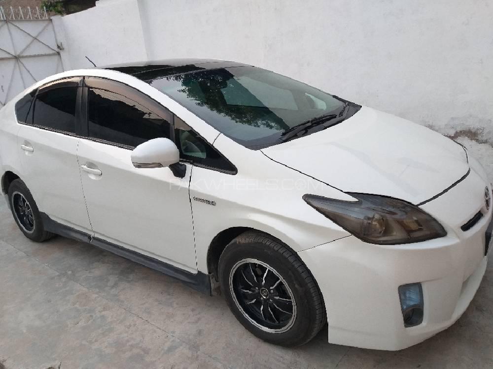 Toyota Prius 2010 for Sale in Peshawar Image-1