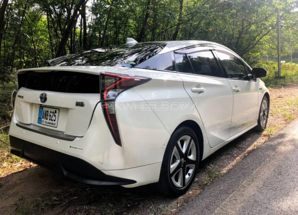 Toyota Prius 2016 for Sale in Rawalpindi Toyota Prius 2016 for Sale in Rawalpindi Image-3