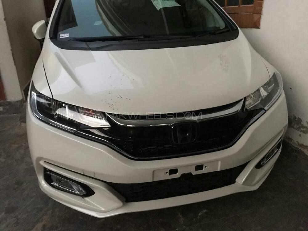 Honda Fit 2017 for Sale in Karachi Image-1