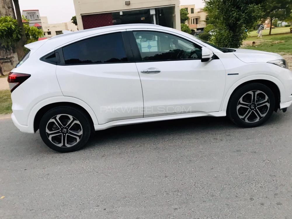 Honda Vezel 2014 for Sale in Lahore Honda Vezel 2014 for Sale in Lahore Image-2