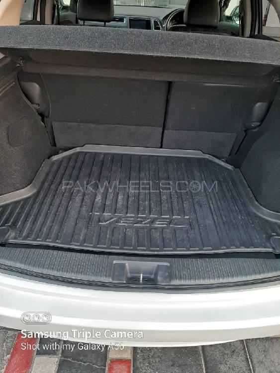 Honda Vezel 2014 for Sale in Lahore Honda Vezel 2014 for Sale in Lahore Image-11
