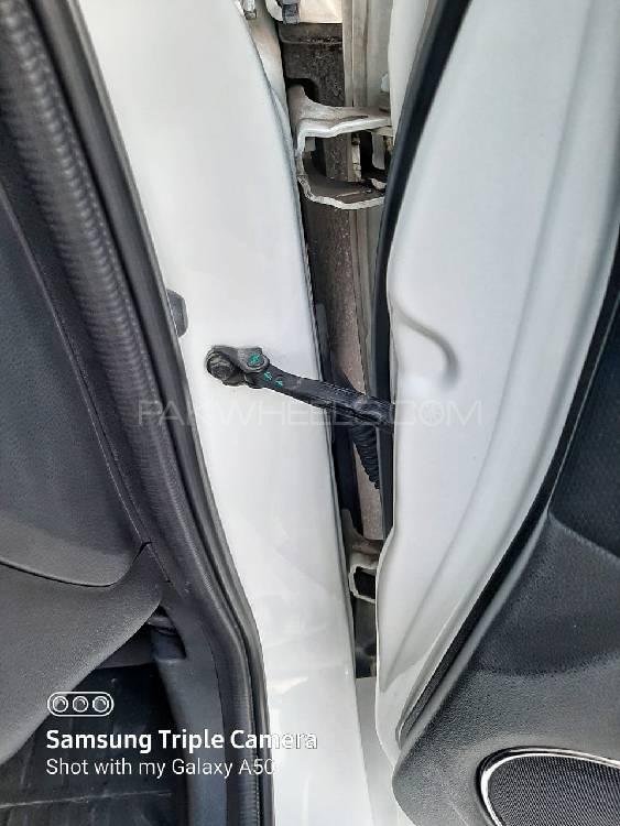 Honda Vezel 2014 for Sale in Lahore Honda Vezel 2014 for Sale in Lahore Image-7