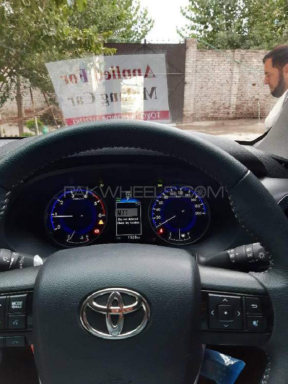 Toyota Hilux 2020 for Sale in Peshawar Toyota Hilux 2020 for Sale in Peshawar Image-4